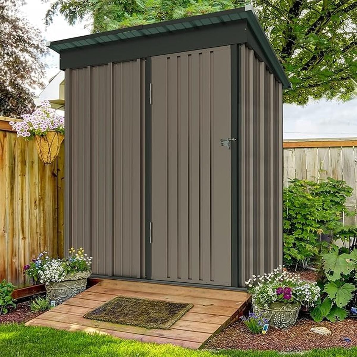 Test abri de jardin métal UDPATIO 162x92x180 cm : espace de stockage sécurisé