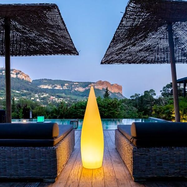 Découvrez notre test complet du lampadaire LED multicolore Classy : design moderne, fonctionnalités innovantes et télécommande pratique pour une ambiance sur mesure.