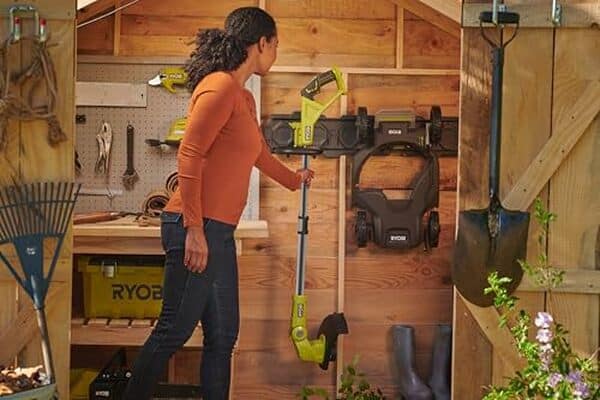 Découvrez notre test détaillé de la tondeuse 3-en-1 18V : performance, polyvalence et efficacité pour tous vos travaux de jardinage. Avis complet et comparatif.
